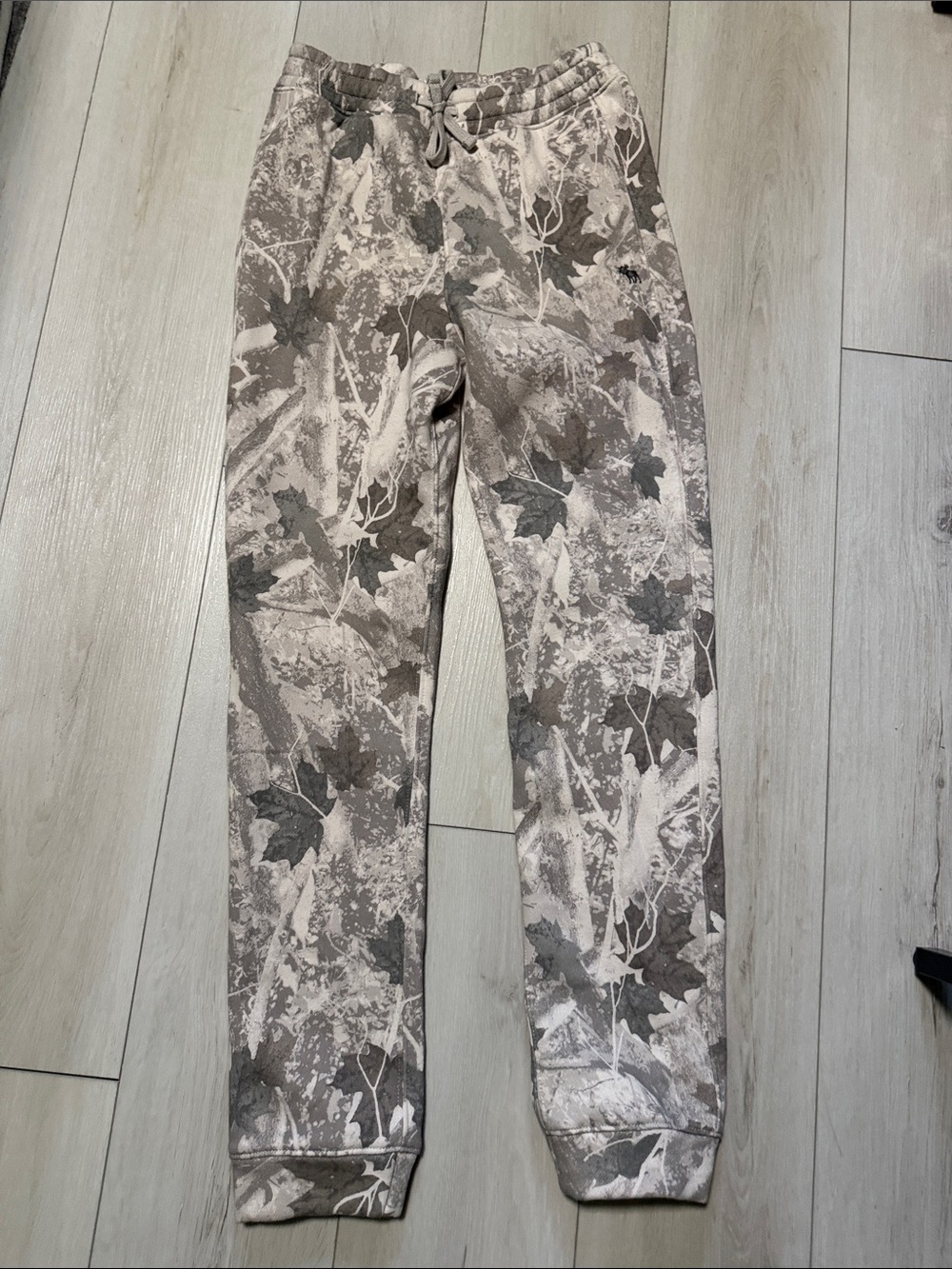 Abercrombie Kid’s Camo Jogger Pants with pockets size 13-14 Long
